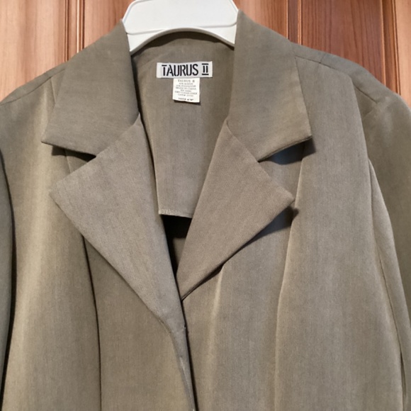 Taurus II Women’s Blazer Size 6P - Picture 5 of 9